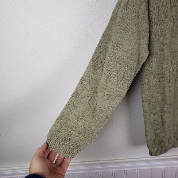 Women's NWT Taupe Winter Snowflake Oversize d Pullover Sweater Size Medium - Picture 10 of 10